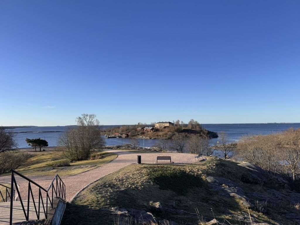 Helsinki in Motion: Early‑Morning Miles and Design‑Driven Meetings